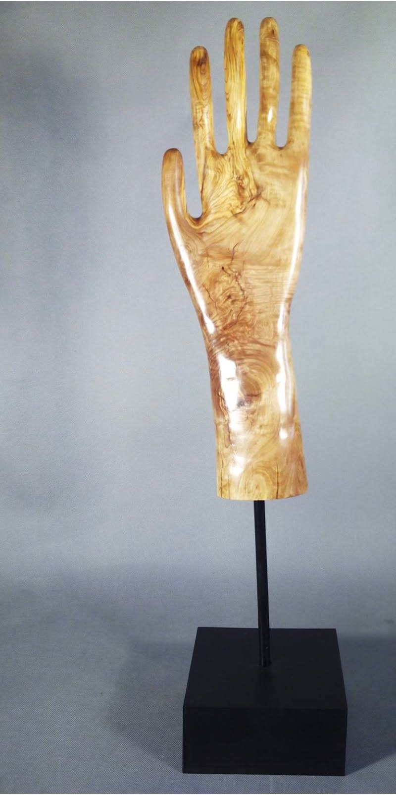 Escultura — madera de olivo