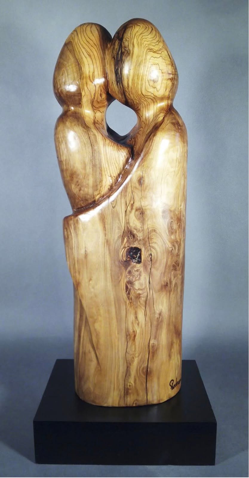 Escultura — madera de olivo